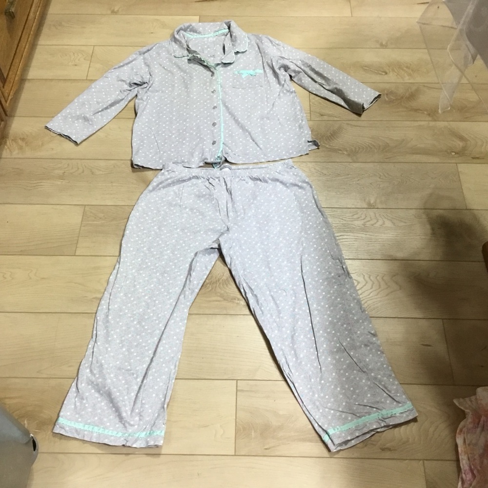 Laura Scott Gray Poka Dots Pajama Set with Green Trim